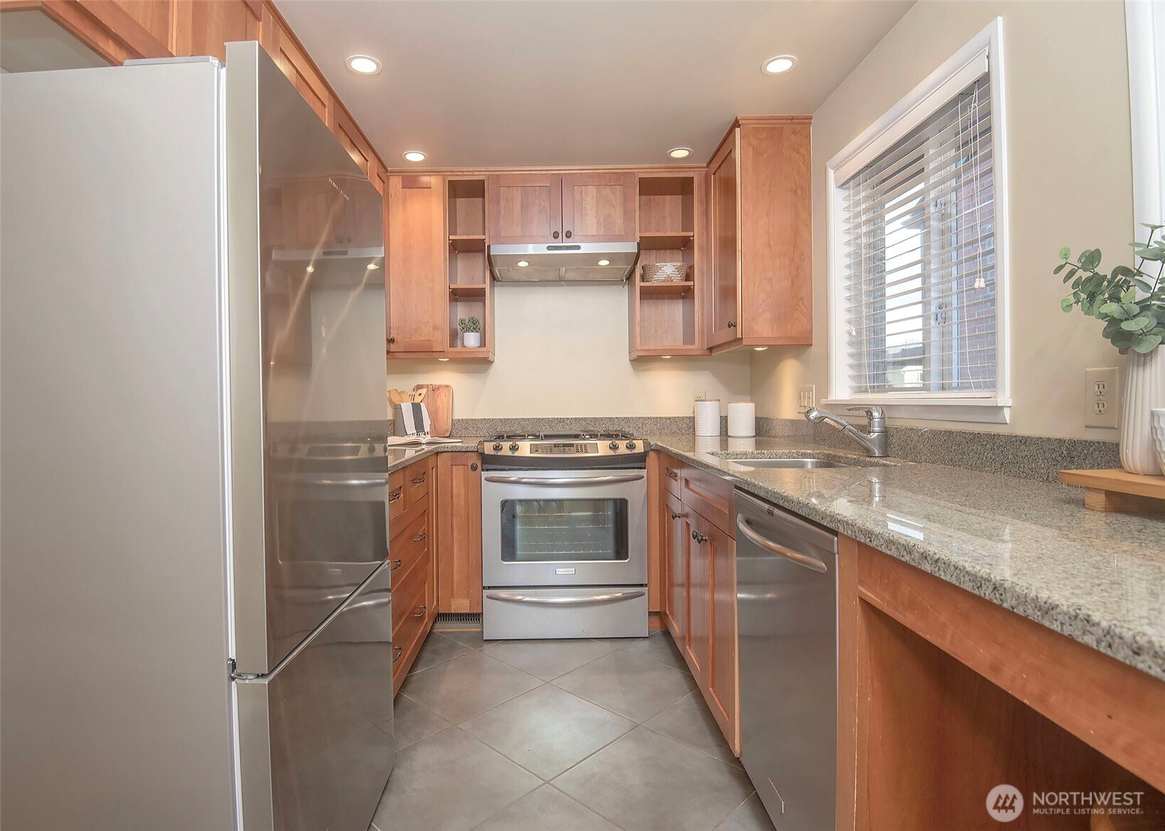 865 NW 75th Street , Seattle, WA 98117