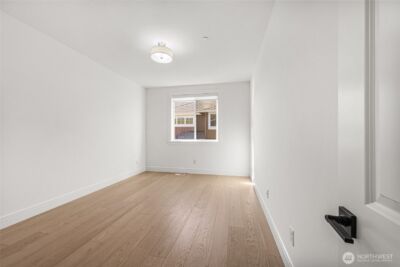 11262 SE 61st Place , Bellevue, WA 98006 - Photo 33