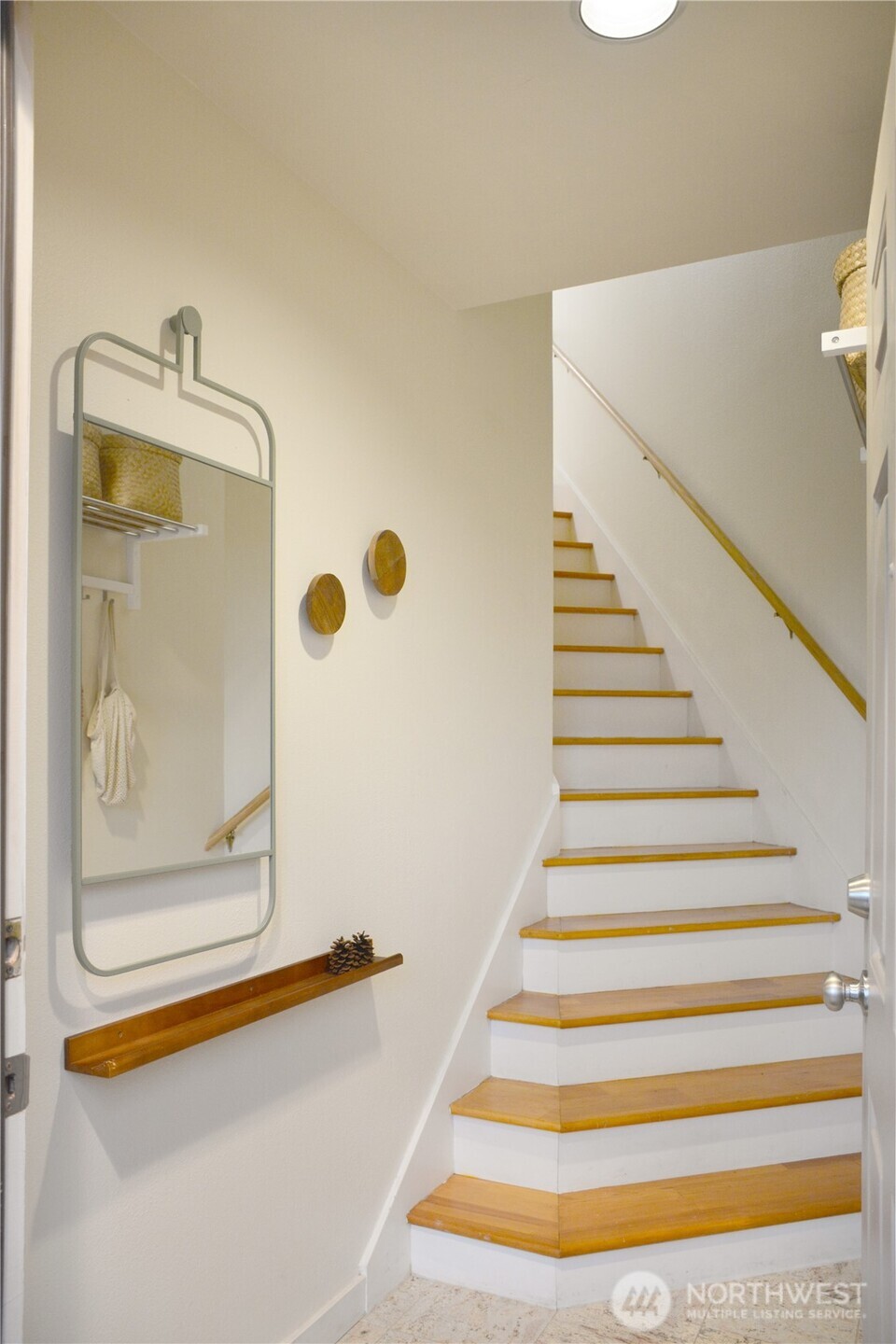 107 16th Avenue #107, Seattle, WA 98122-5610