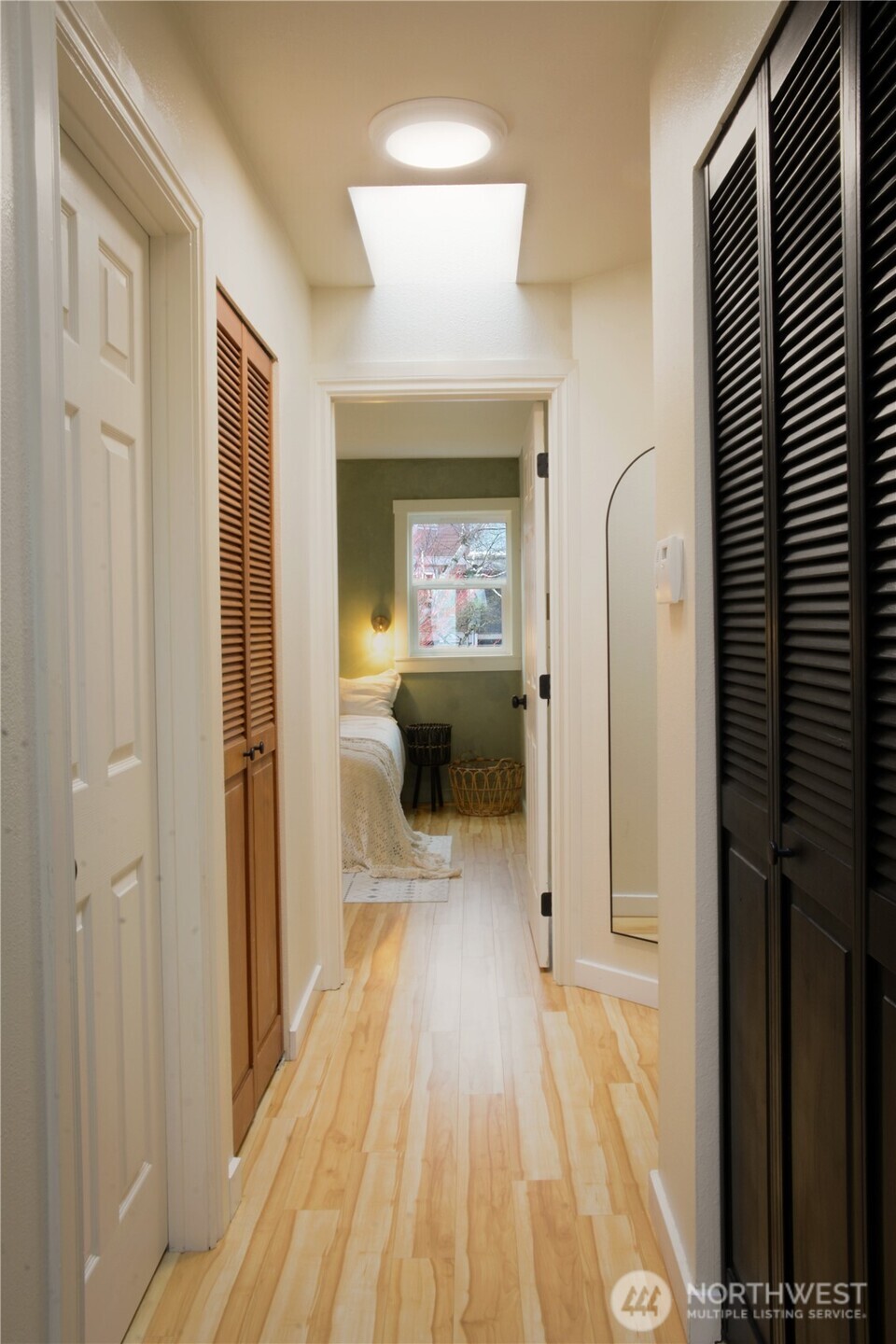 107 16th Avenue #107, Seattle, WA 98122-5610