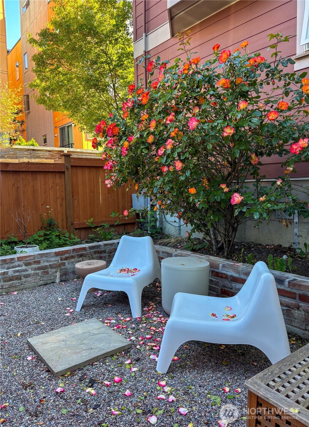 107 16th Avenue #107, Seattle, WA 98122-5610