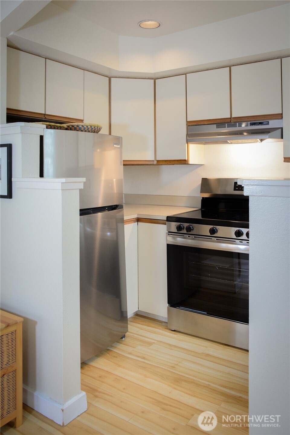 107 16th Avenue #107, Seattle, WA 98122-5610