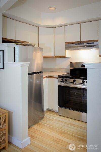 107 16th Avenue #107, Seattle, WA 98122-5610 - Photo 9