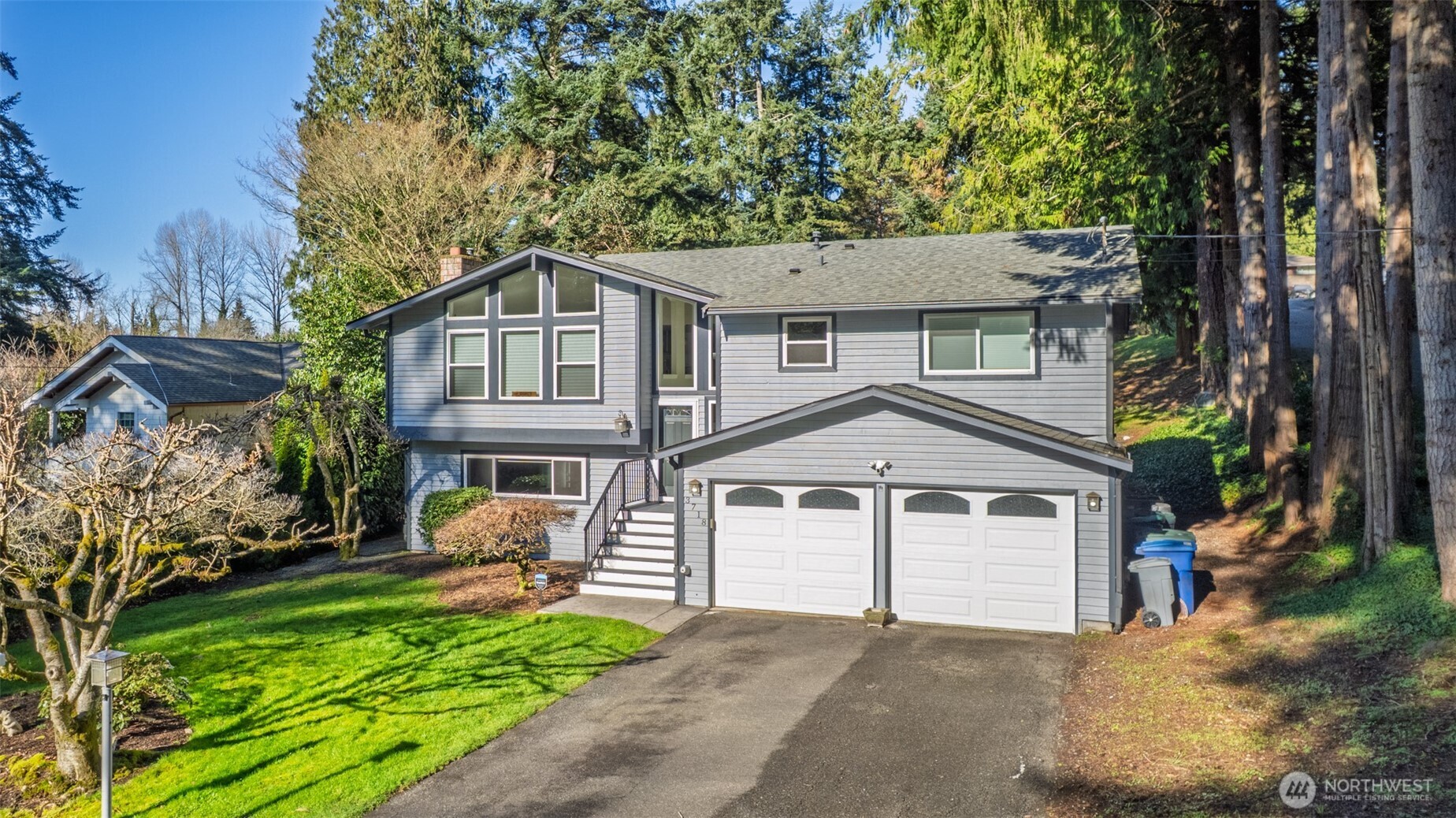 3718 NE 189th Place , Lake Forest Park, WA 98155