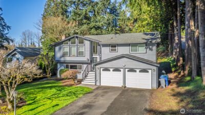 3718 NE 189th Place , Lake Forest Park, WA 98155