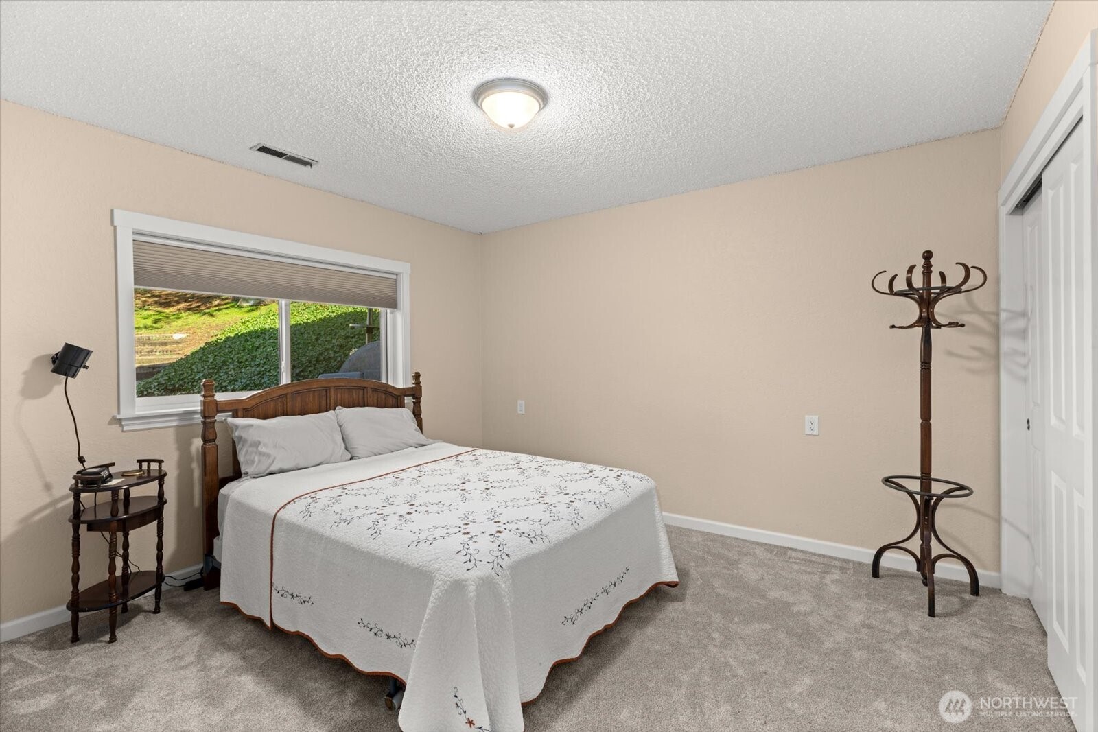 3718 NE 189th Place , Lake Forest Park, WA 98155