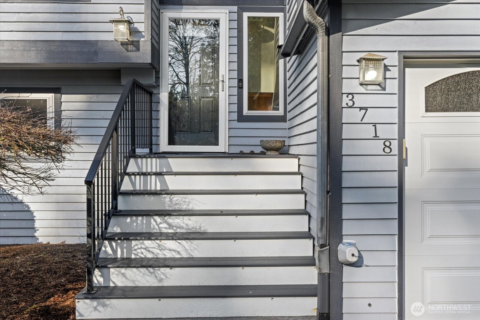 3718 NE 189th Place , Lake Forest Park, WA 98155