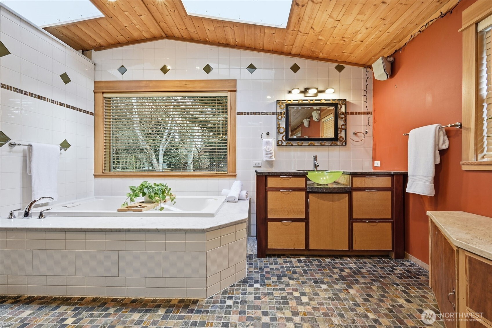 22407 87th Avenue W, Edmonds, WA 98026