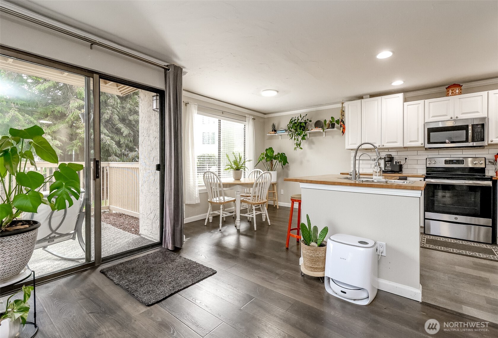 1006 S 312th Street #211, Federal Way, WA 98003