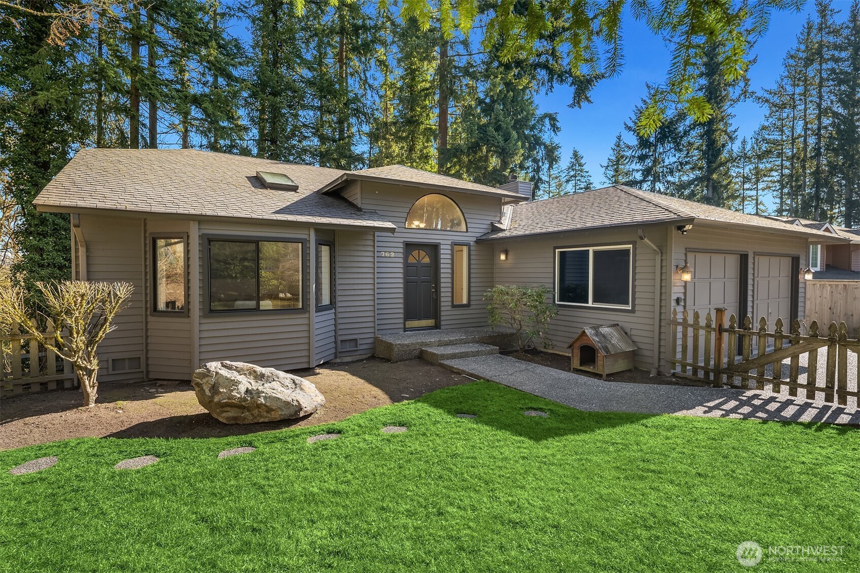 762 222nd Place NE, Sammamish, WA 98074