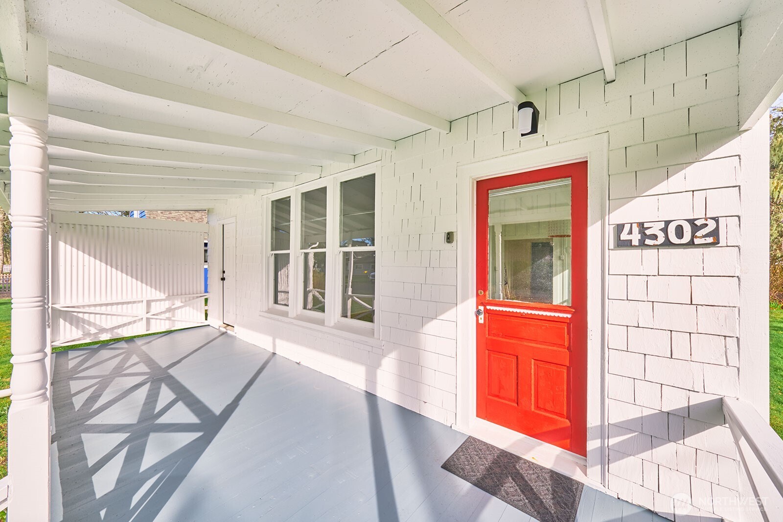 4302 L Place , Seaview, WA 98644