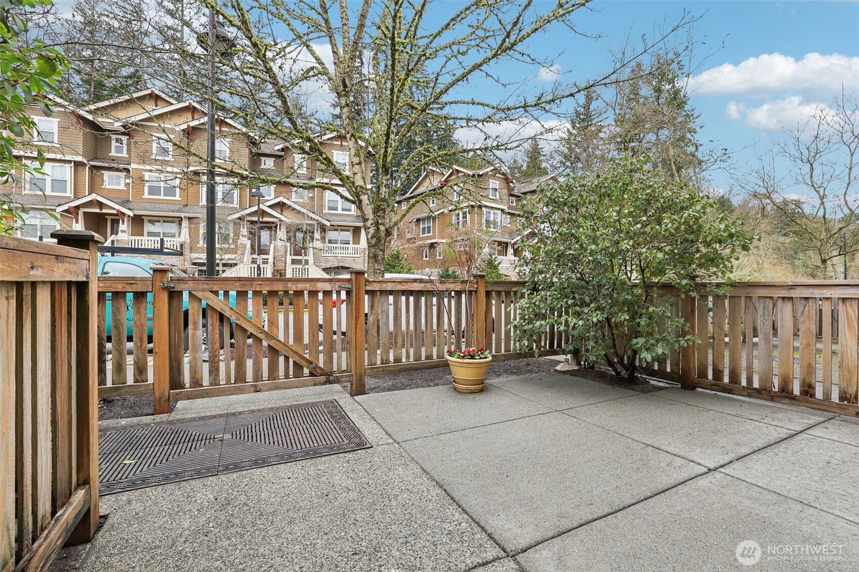 93 Sky Ridge Rd #505, Issaquah, WA 98027