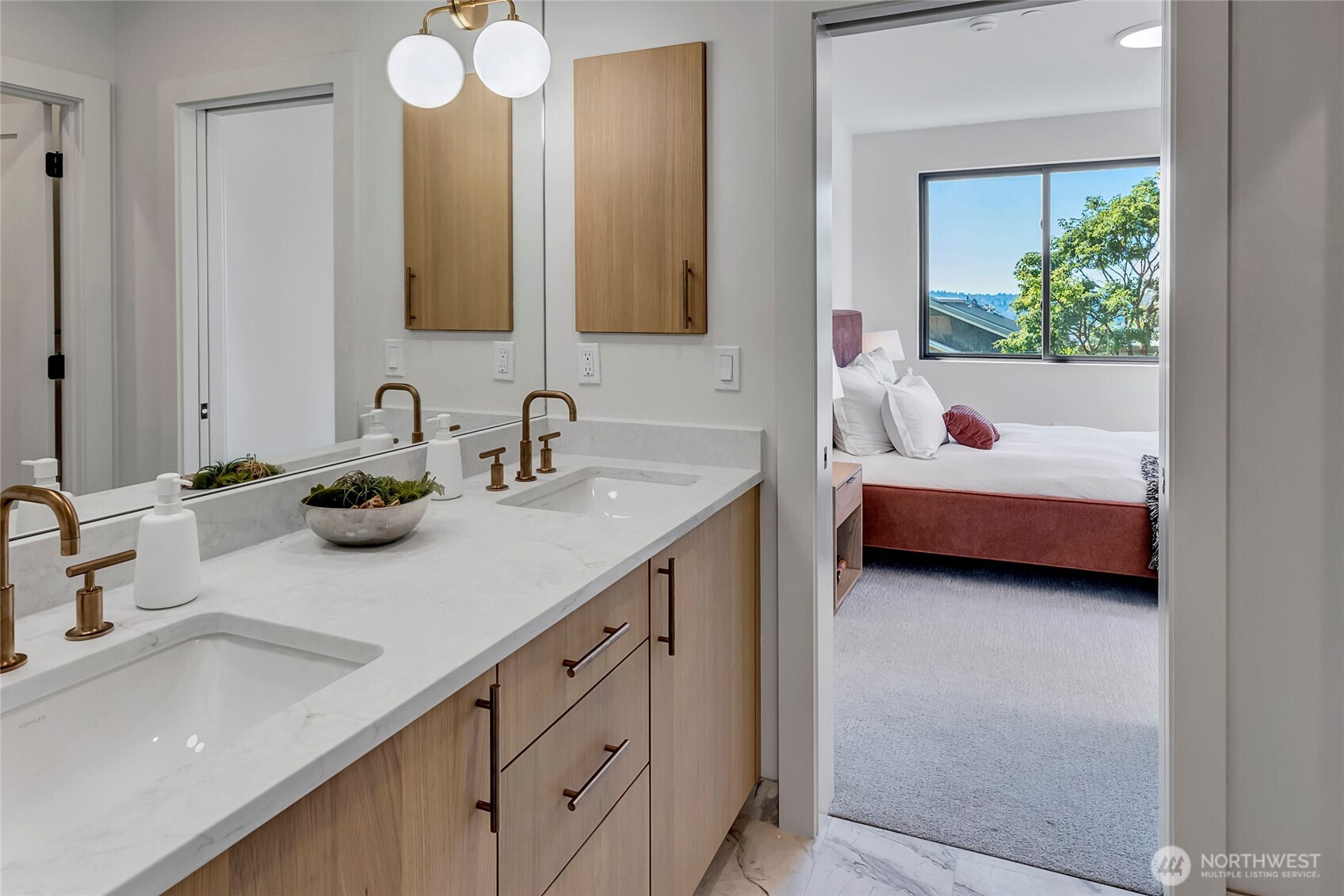 6950 SE Maker Street , Mercer Island, WA 98040