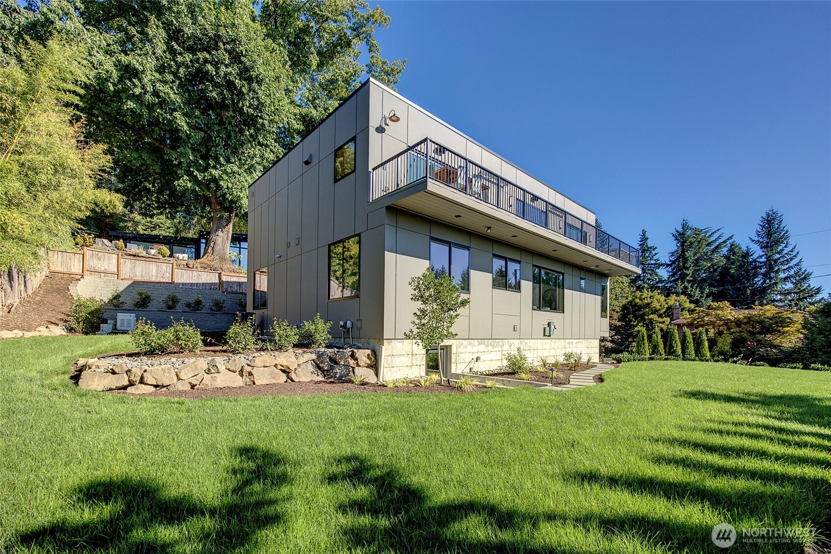 6950 SE Maker Street , Mercer Island, WA 98040