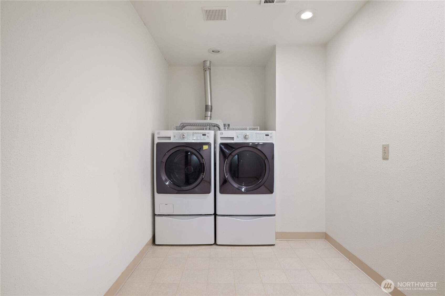 4415 Poplar Way , Longview, WA 98632