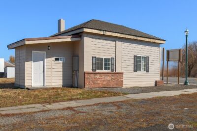 127 W Locust St , Waterville, WA 98858 - Photo 1