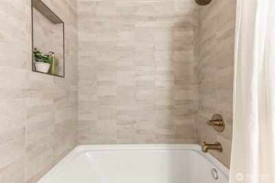 12250 Densmore Avenue N, Seattle, WA 98133 - Photo 23