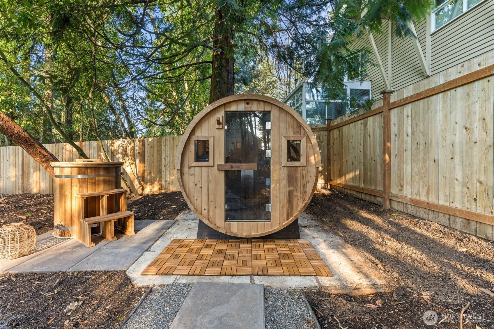 12250 Densmore Avenue N, Seattle, WA 98133