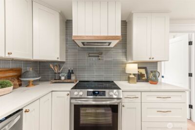 12250 Densmore Avenue N, Seattle, WA 98133 - Photo 10