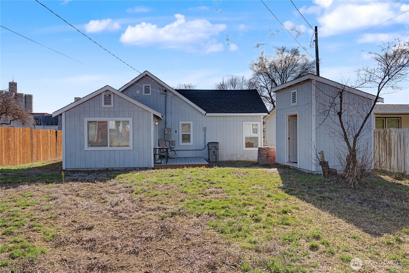 307 W Glover , Harrington, WA 99134