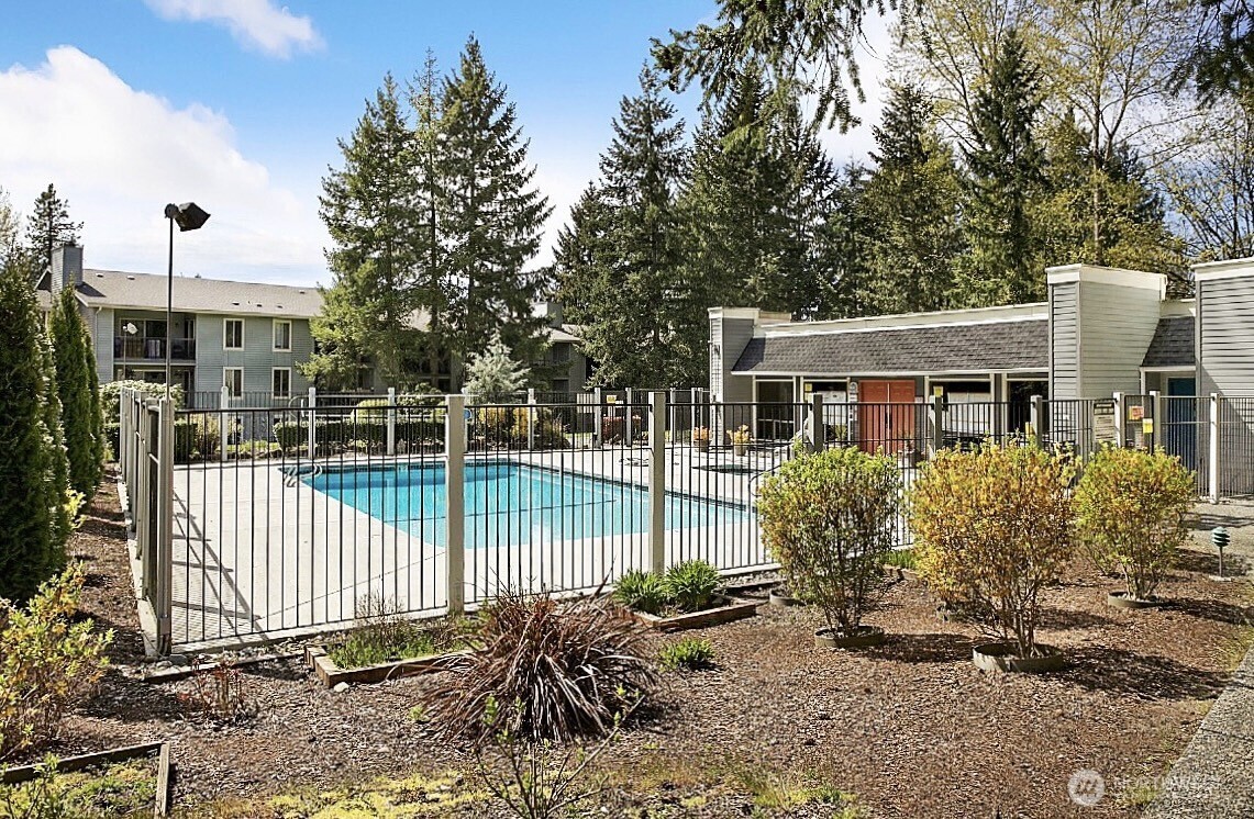 4717 W Lake Sammamish Pkwy SE #C305, Sammamish, WA 98027