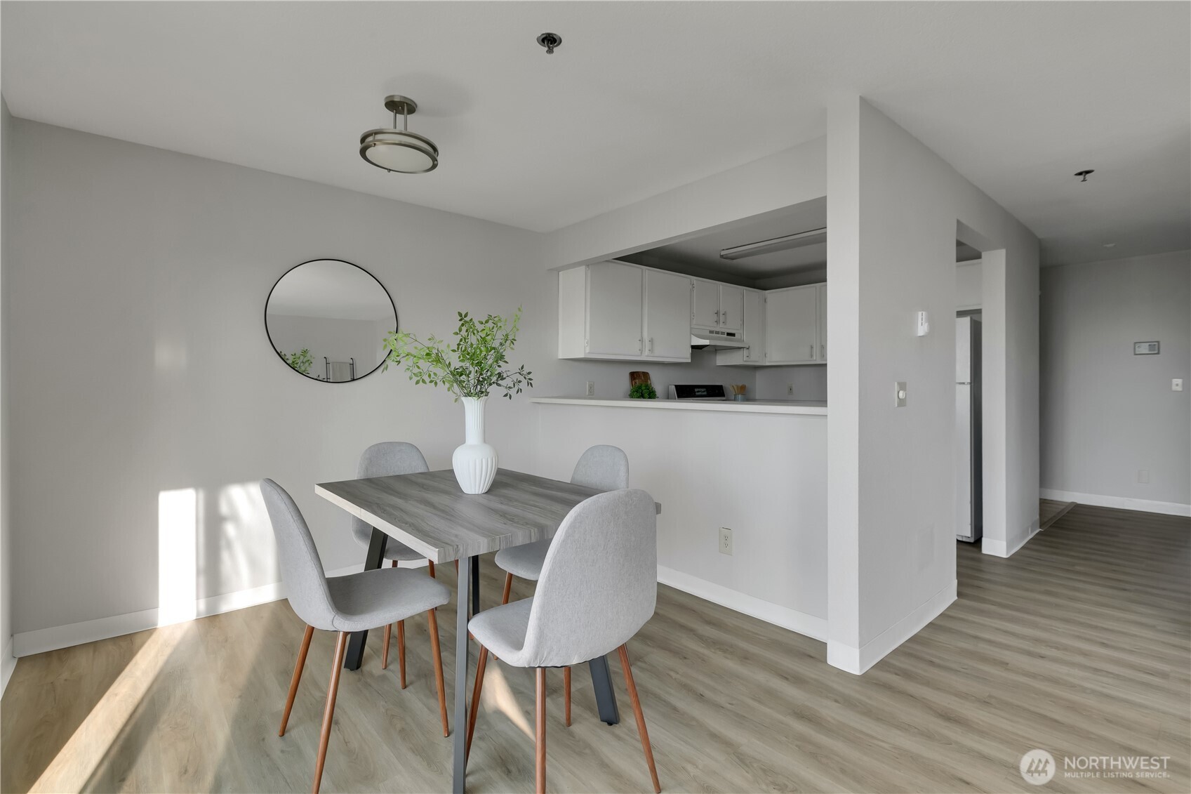 28610 16th Avenue S #303, Federal Way, WA 98003