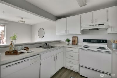 28610 16th Avenue S #303, Federal Way, WA 98003 - Photo 9