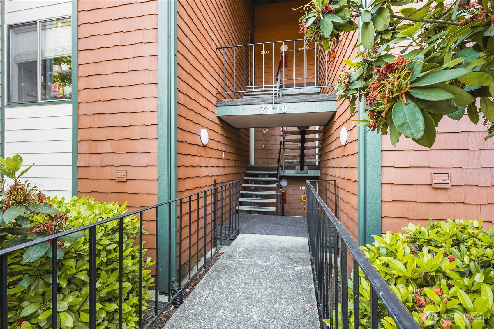 7310 N Skyview Lane #J-301, Tacoma, WA 98406