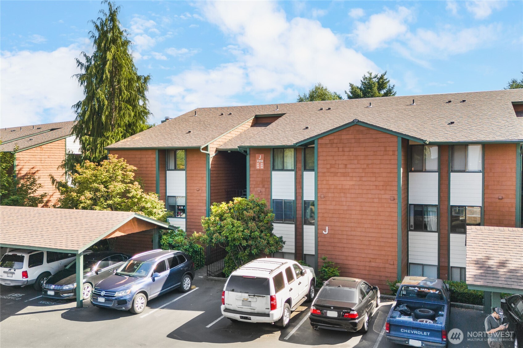 7310 N Skyview Lane #J-301, Tacoma, WA 98406