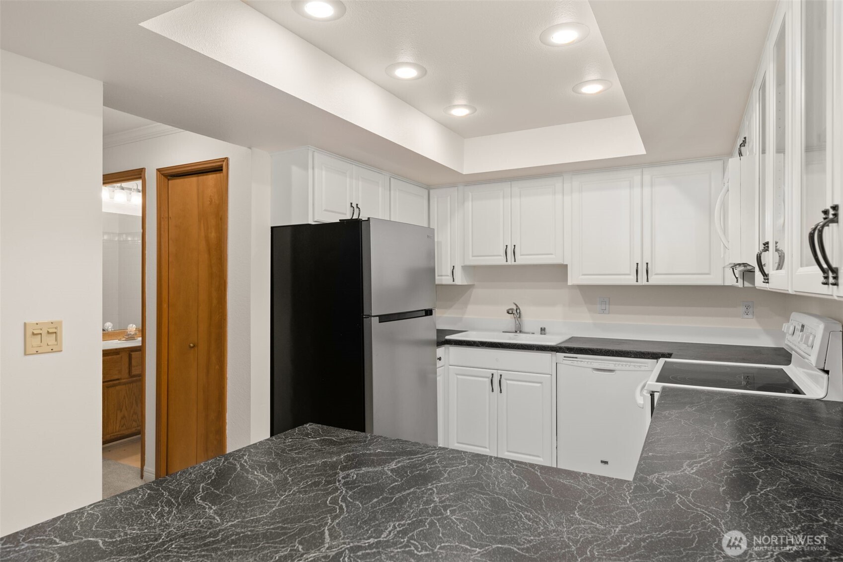 9920 NE 119th Street #308, Kirkland, WA 98034