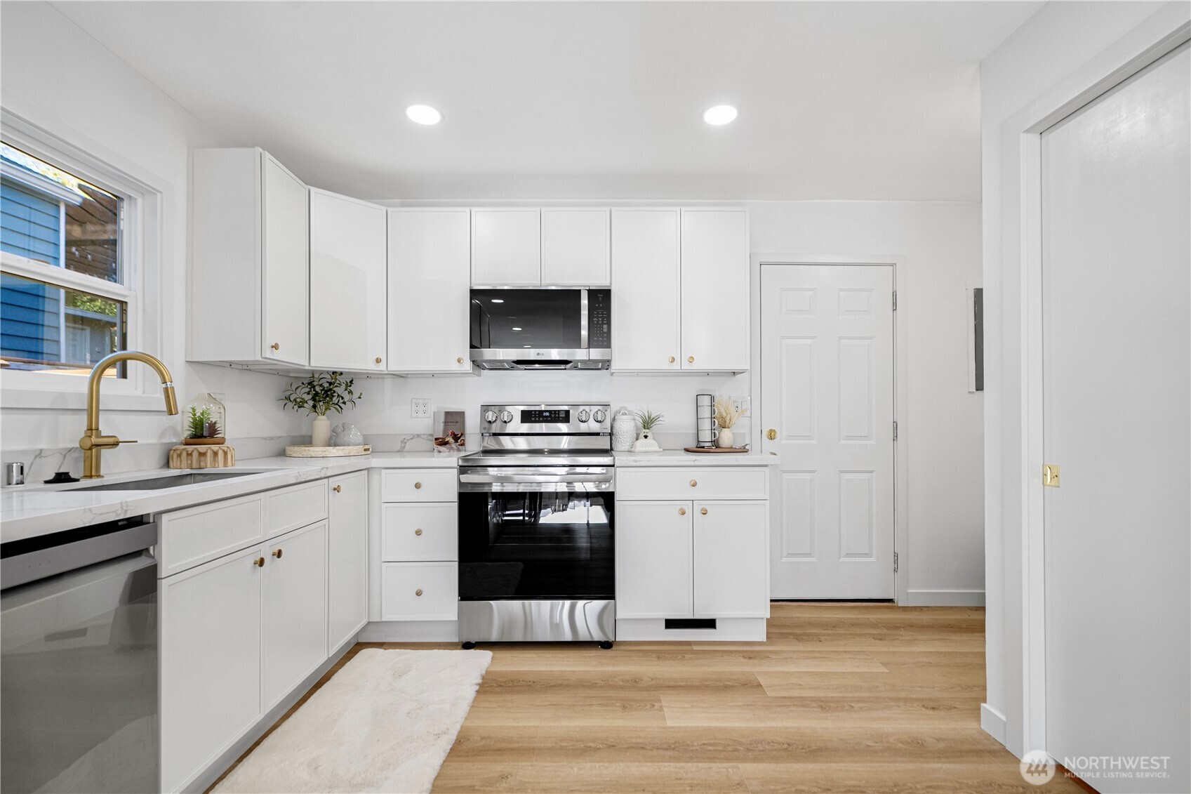 3538 SW Southern Street , Seattle, WA 98126