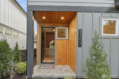 11217 NE 95th Street , Kirkland, WA 98033 - Photo 3