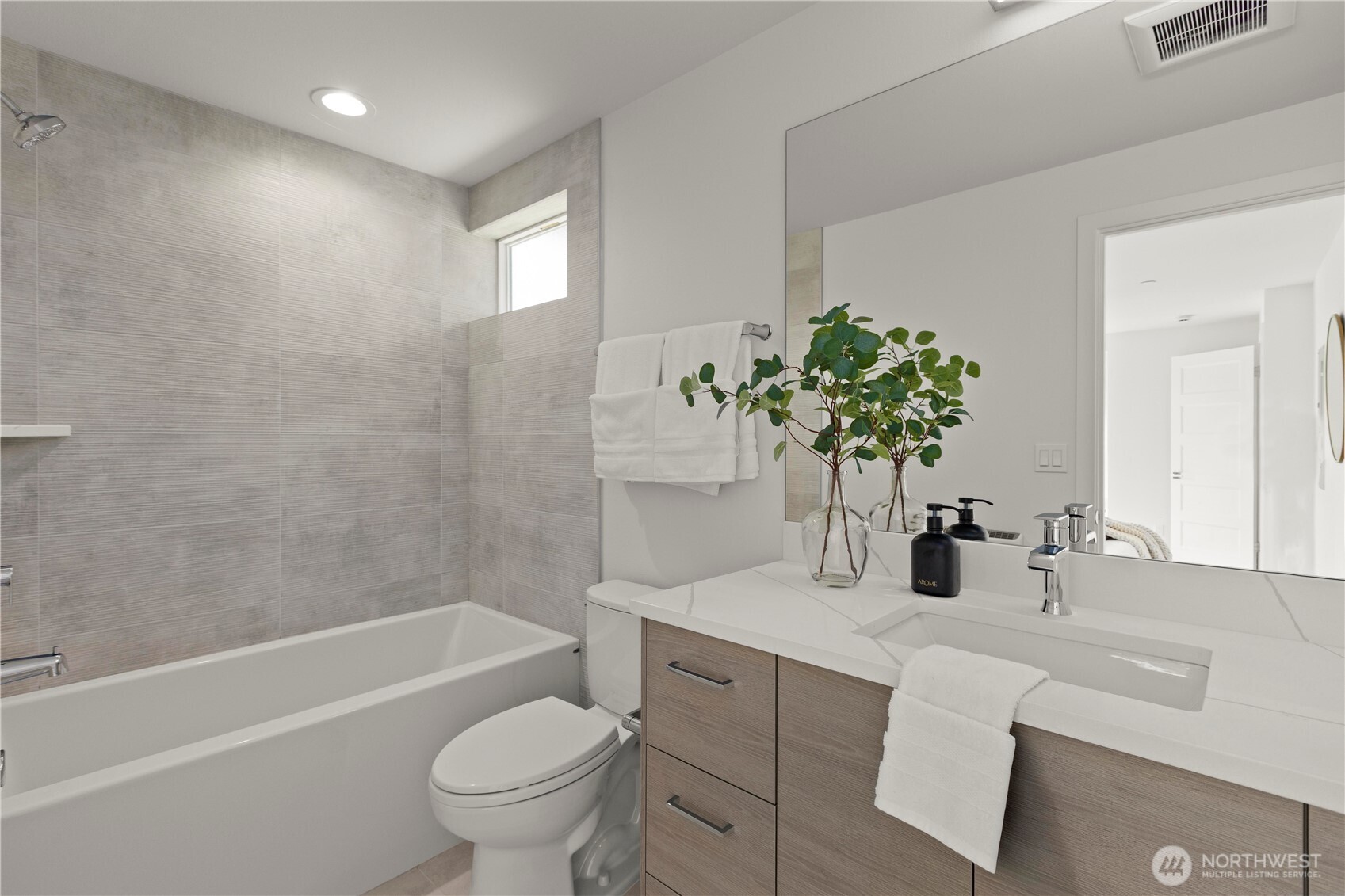 8303 A 12th Avenue NW, Seattle, WA 98117