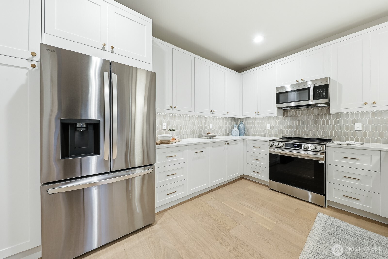 11217 NE 95th Street #B, Kirkland, WA 98033