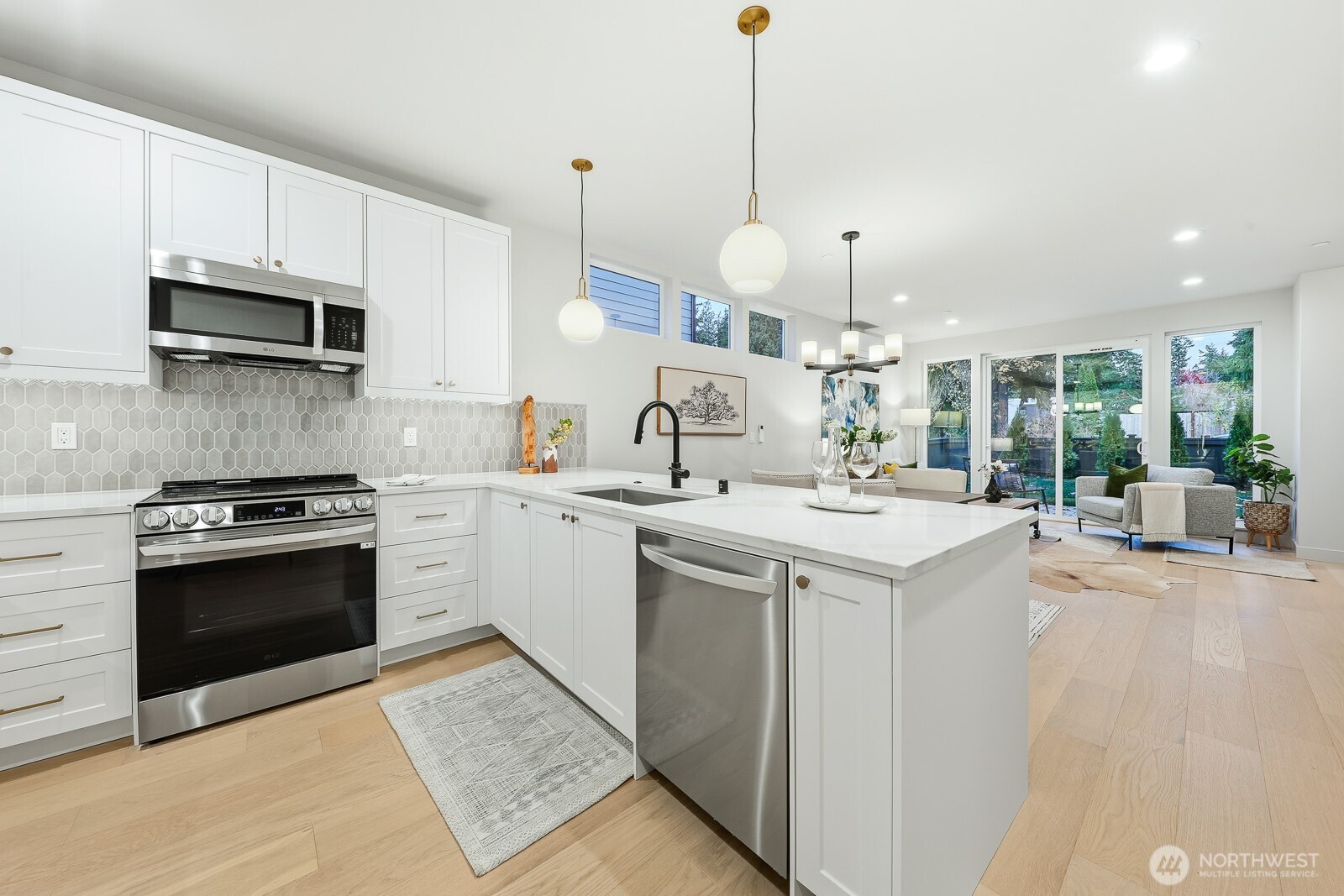 11217 NE 95th Street #B, Kirkland, WA 98033