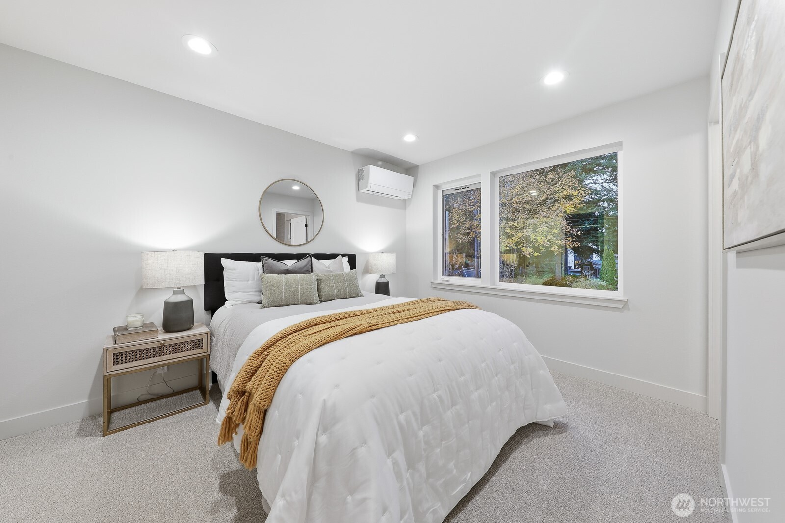 11217 NE 95th Street #B, Kirkland, WA 98033