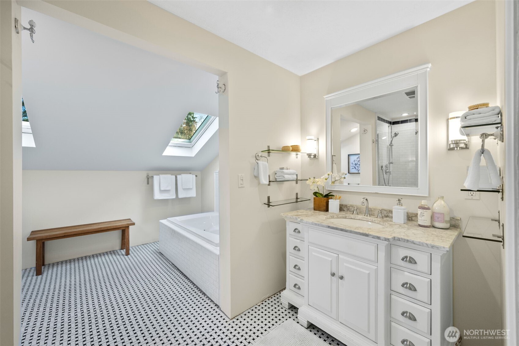 17830 66th Place W, Lynnwood, WA 98037-7114