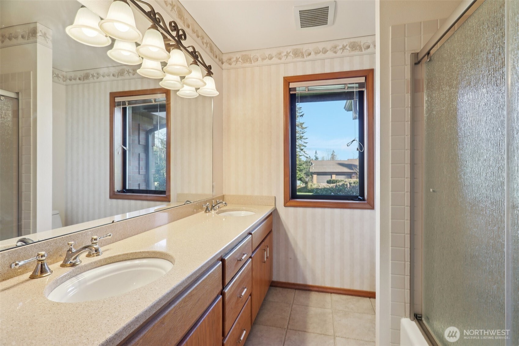 2910 13th Street SW, Puyallup, WA 98373