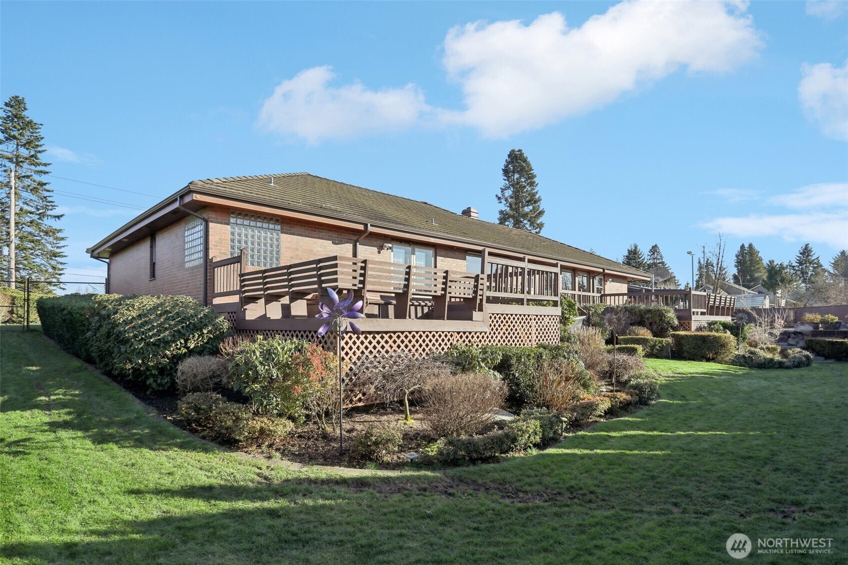 2910 13th Street SW, Puyallup, WA 98373