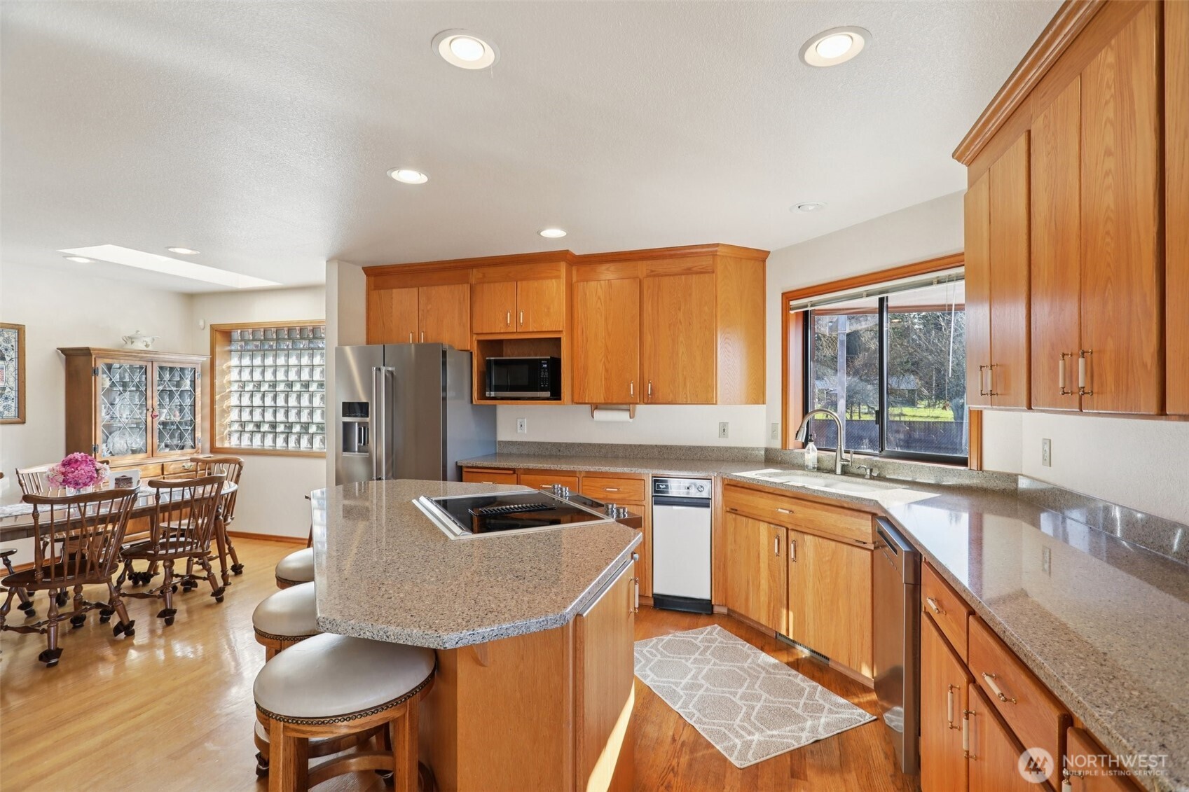 2910 13th Street SW, Puyallup, WA 98373