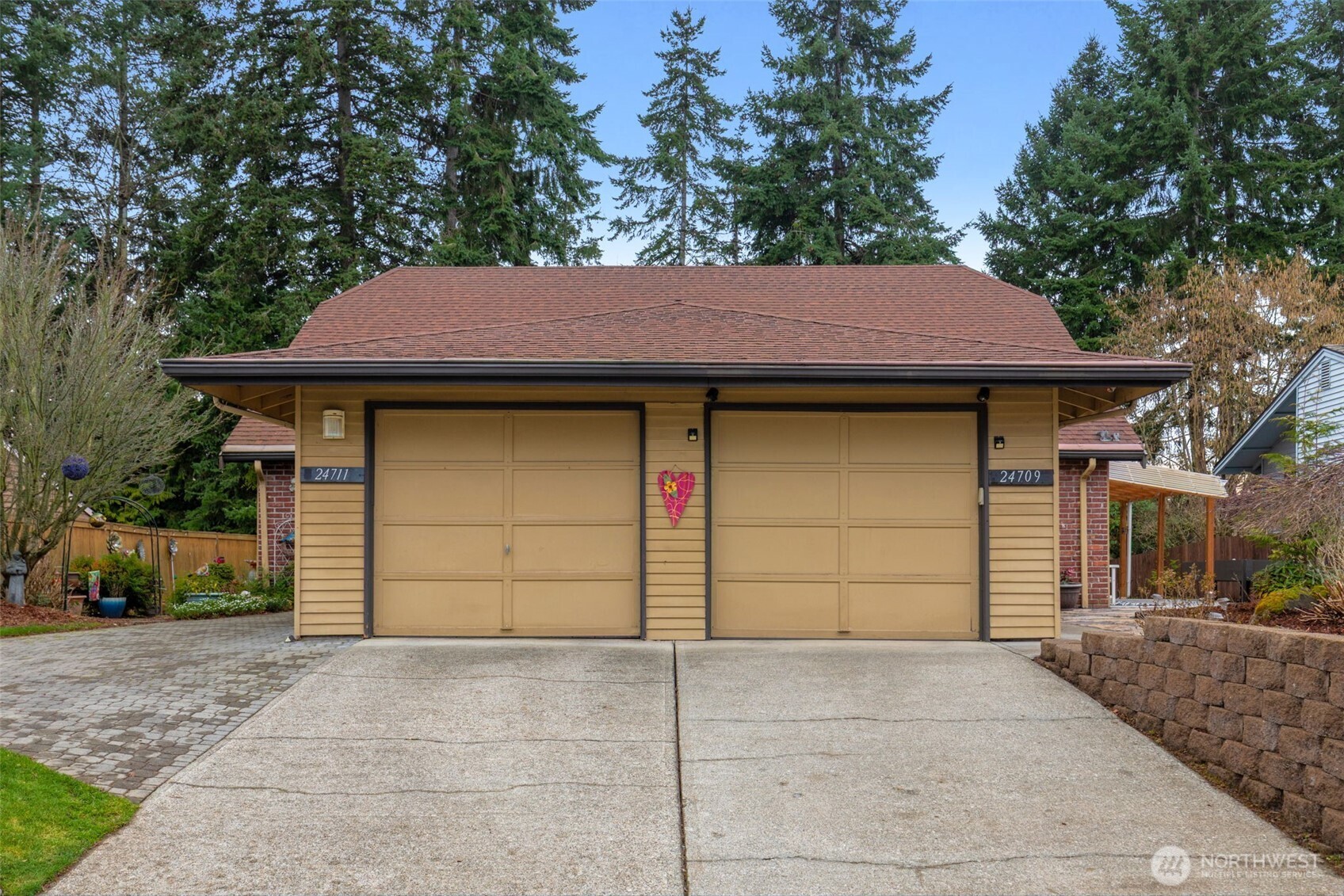 24709 13th Avenue S, Des Moines, WA 98198