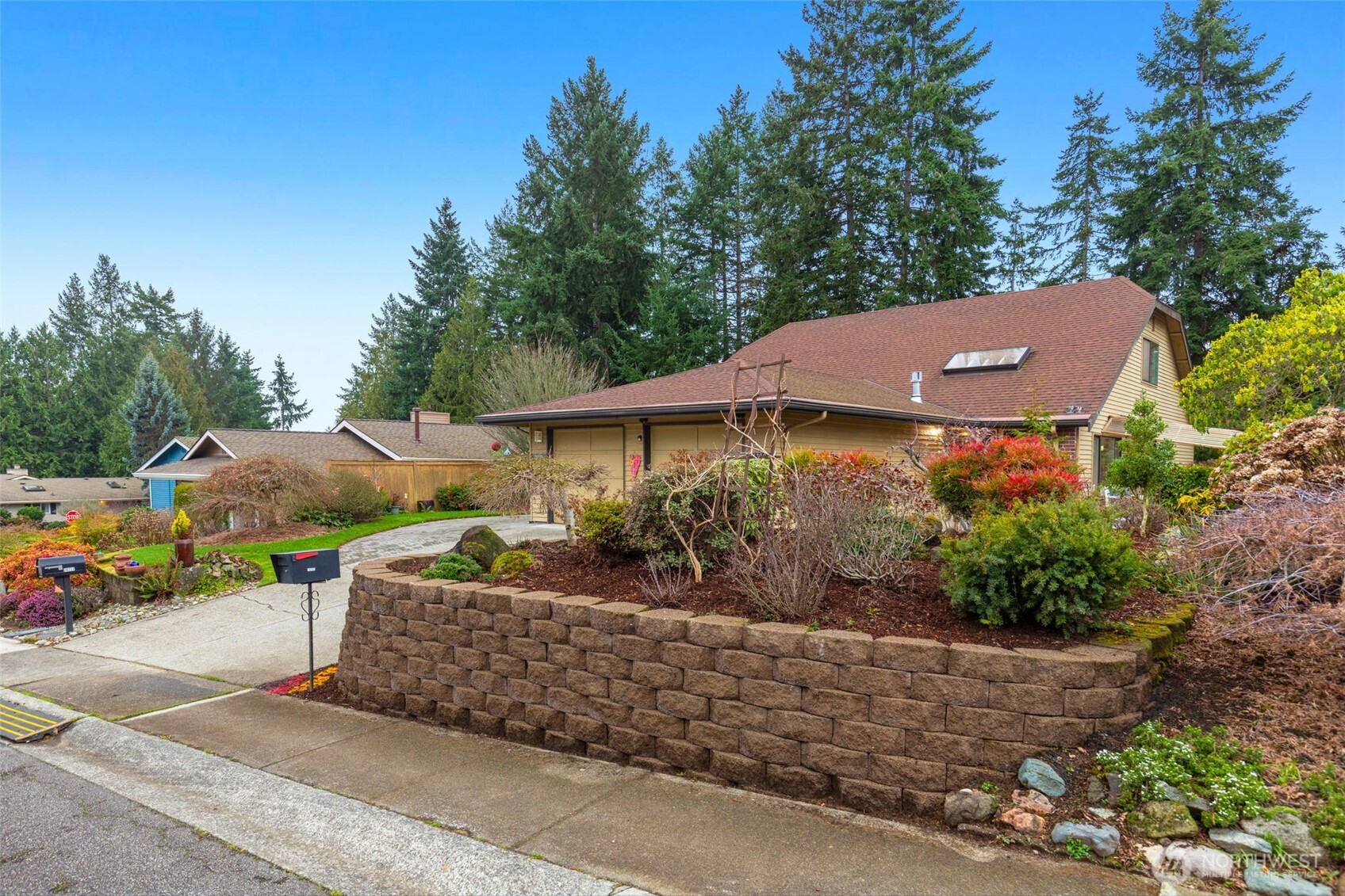 24709 13th Avenue S, Des Moines, WA 98198