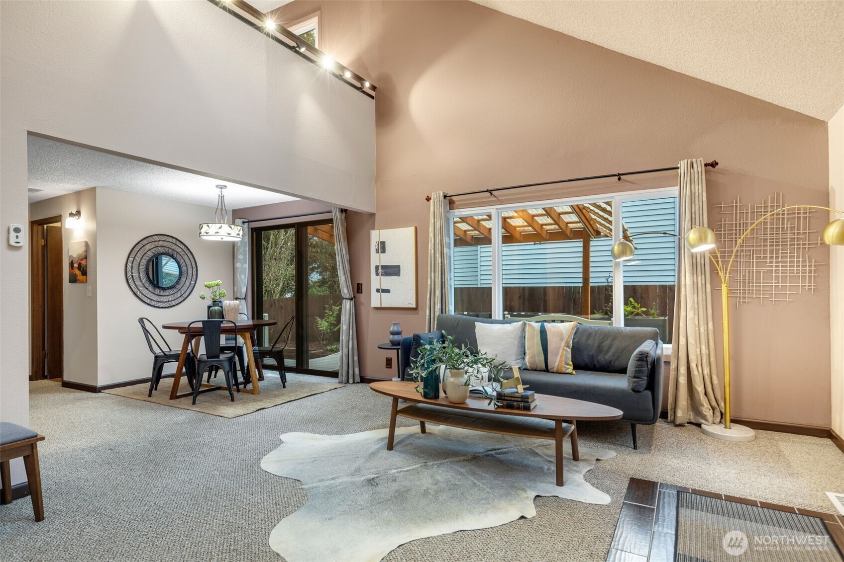 24709 13th Avenue S, Des Moines, WA 98198