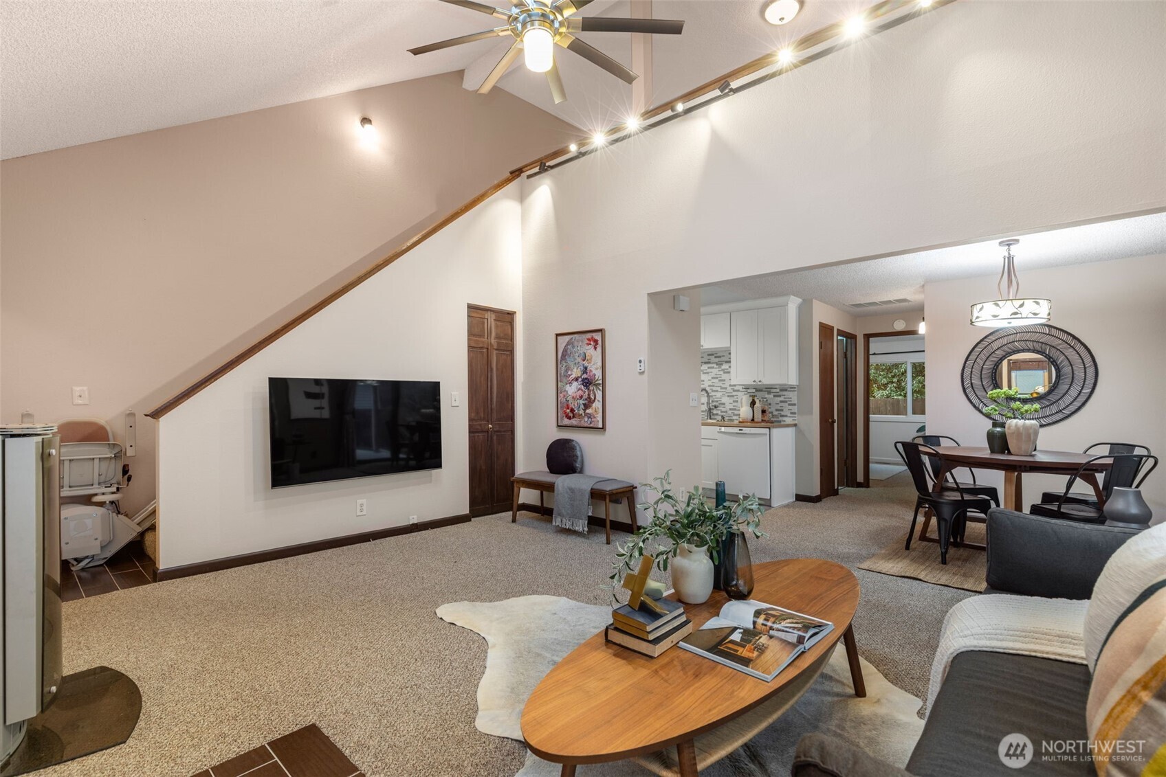 24709 13th Avenue S, Des Moines, WA 98198