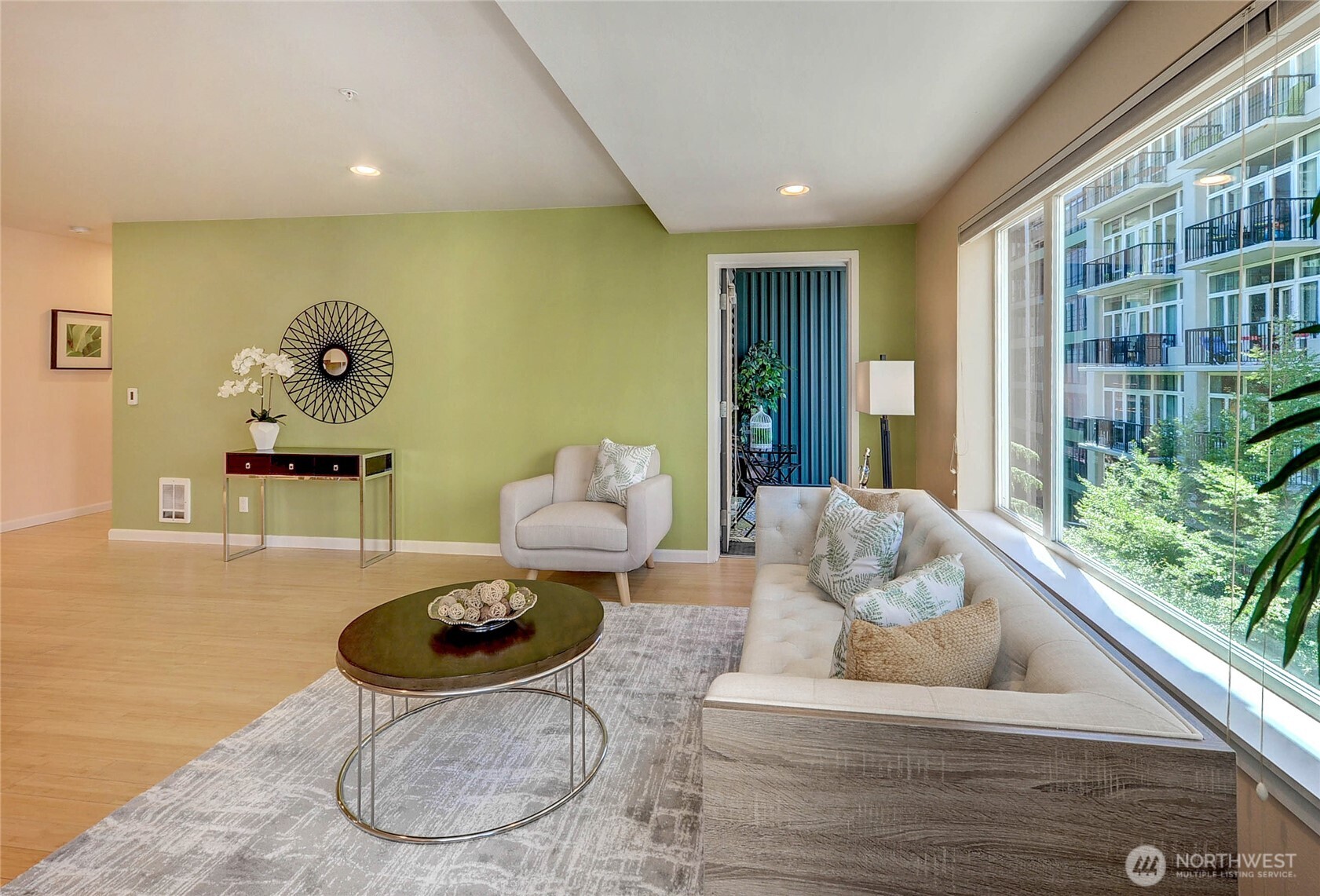 2717 Western Avenue #522, Seattle, WA 98121