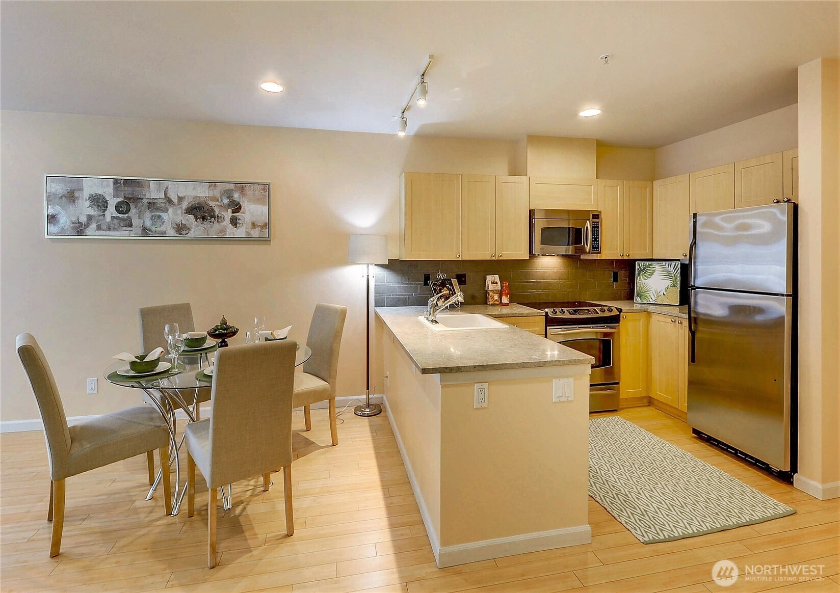 2717 Western Avenue #522, Seattle, WA 98121