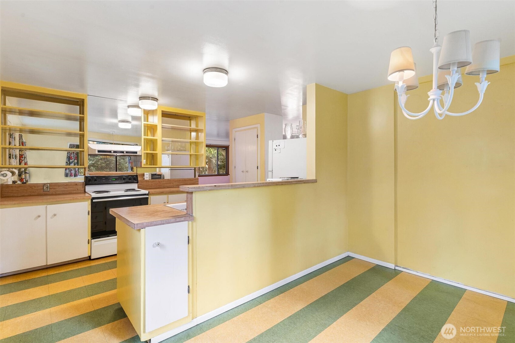 13758 Palatine Avenue N, Seattle, WA 98133