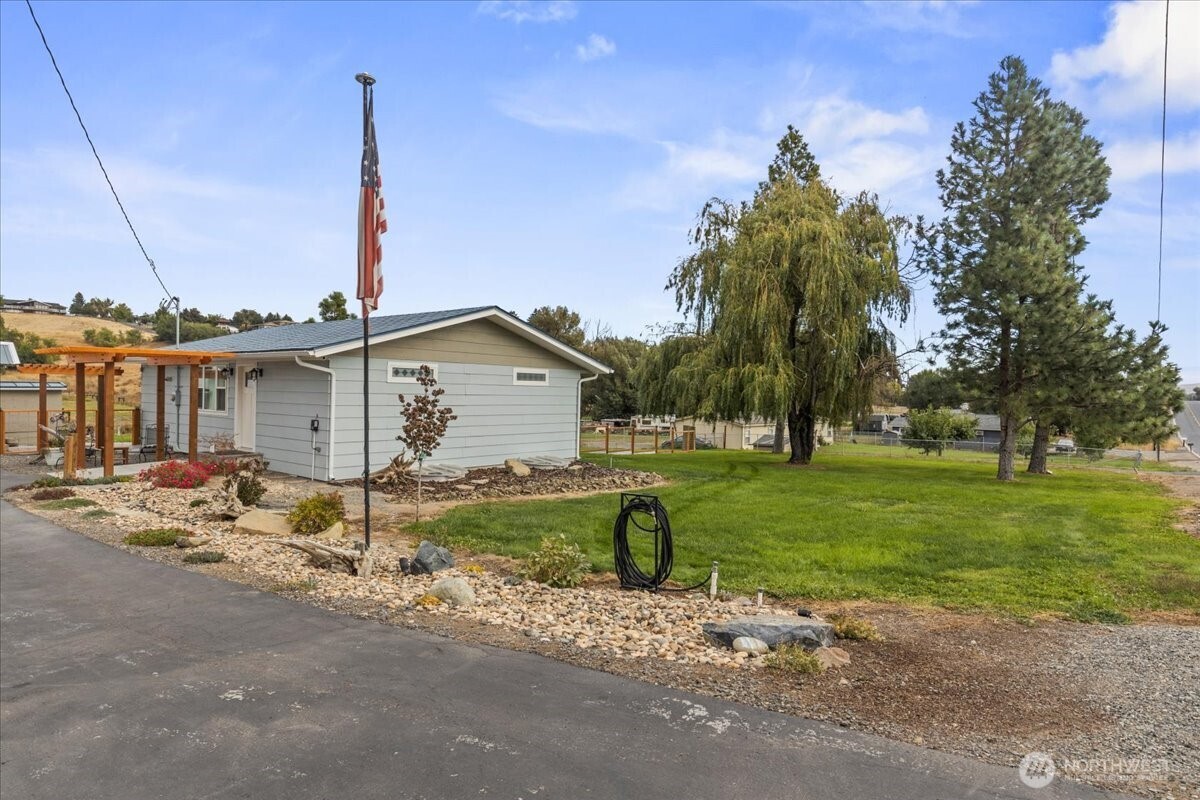 770 Lancaster Road , Selah, WA 98242