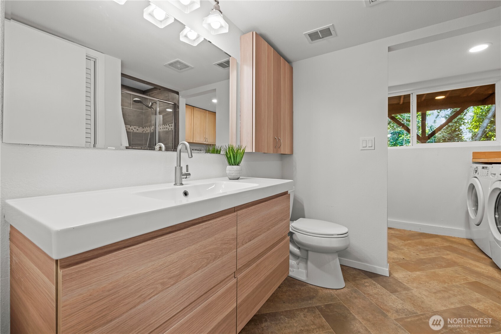 13666 18th Avenue SW, Burien, WA 98166