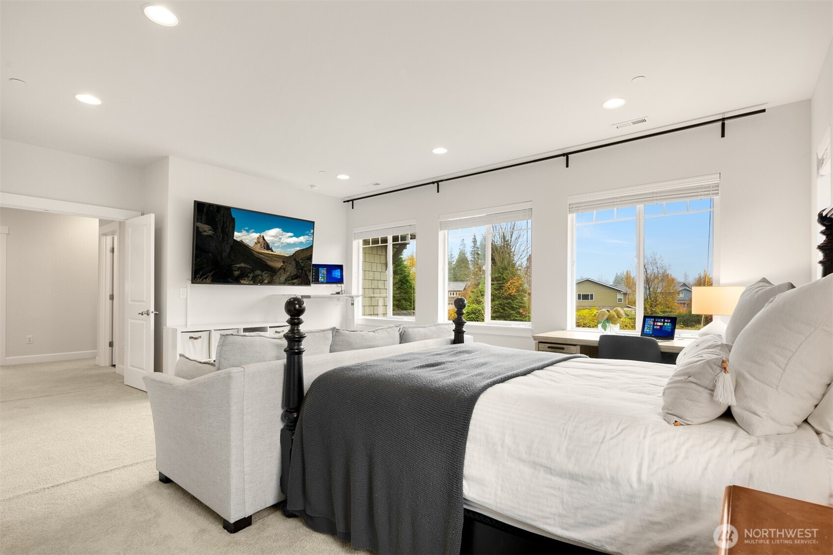 622 Mt Teneriffe Drive SE, North Bend, WA 98045